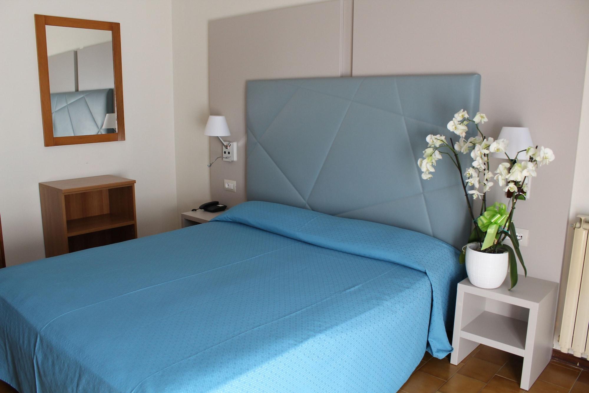 Hotel Residence Holiday Sirmione Bagian luar foto