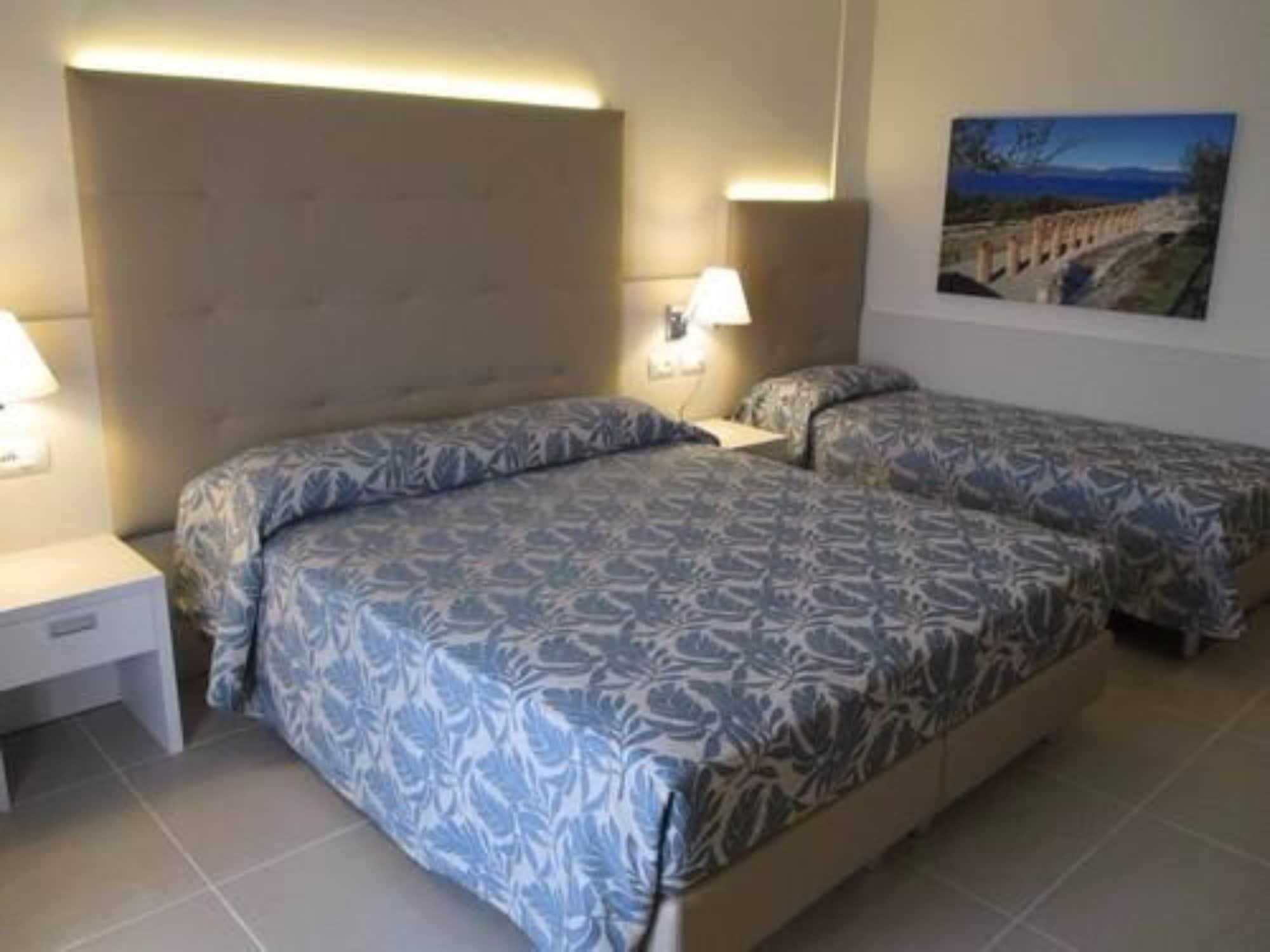 Hotel Residence Holiday Sirmione Bagian luar foto