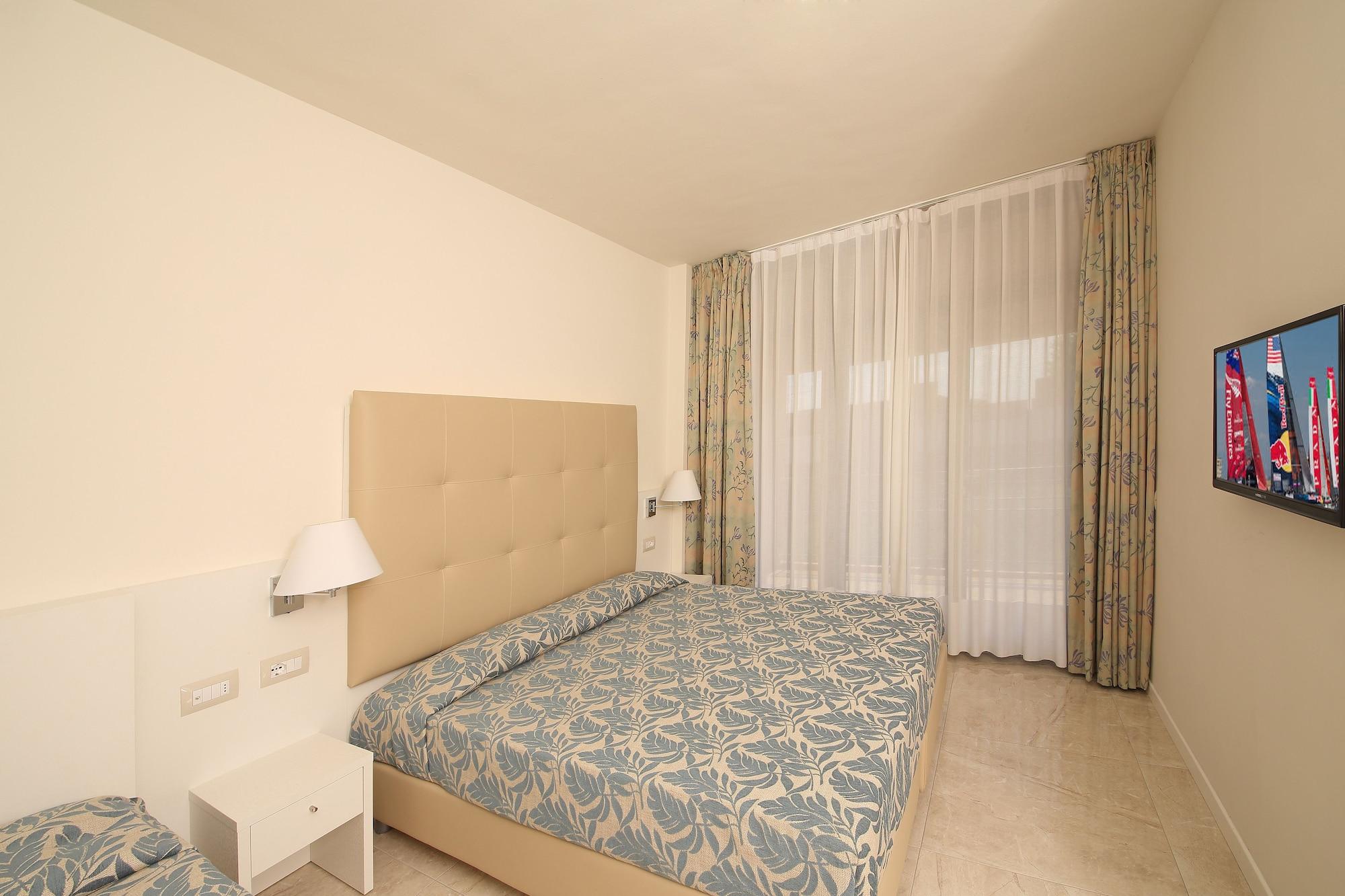 Hotel Residence Holiday Sirmione Bagian luar foto