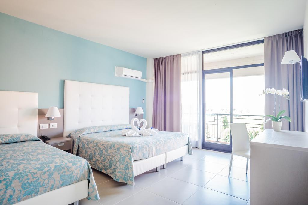 Hotel Residence Holiday Sirmione Bagian luar foto