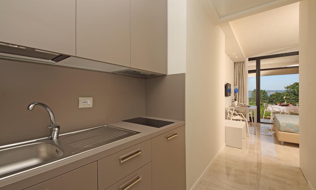 Hotel Residence Holiday Sirmione Bagian luar foto
